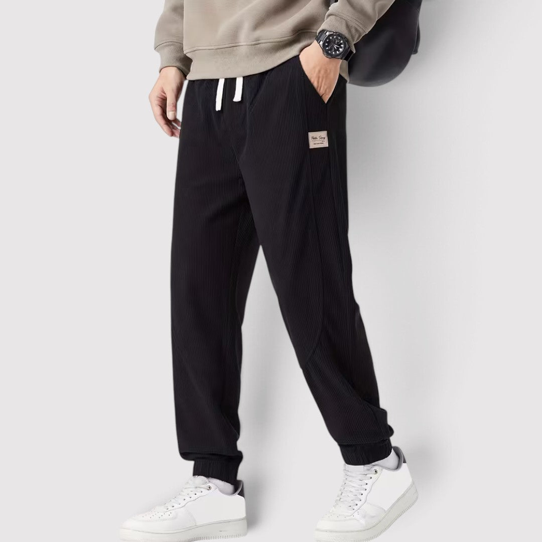 TRAVEON 軽量コーデュロイパンツ
