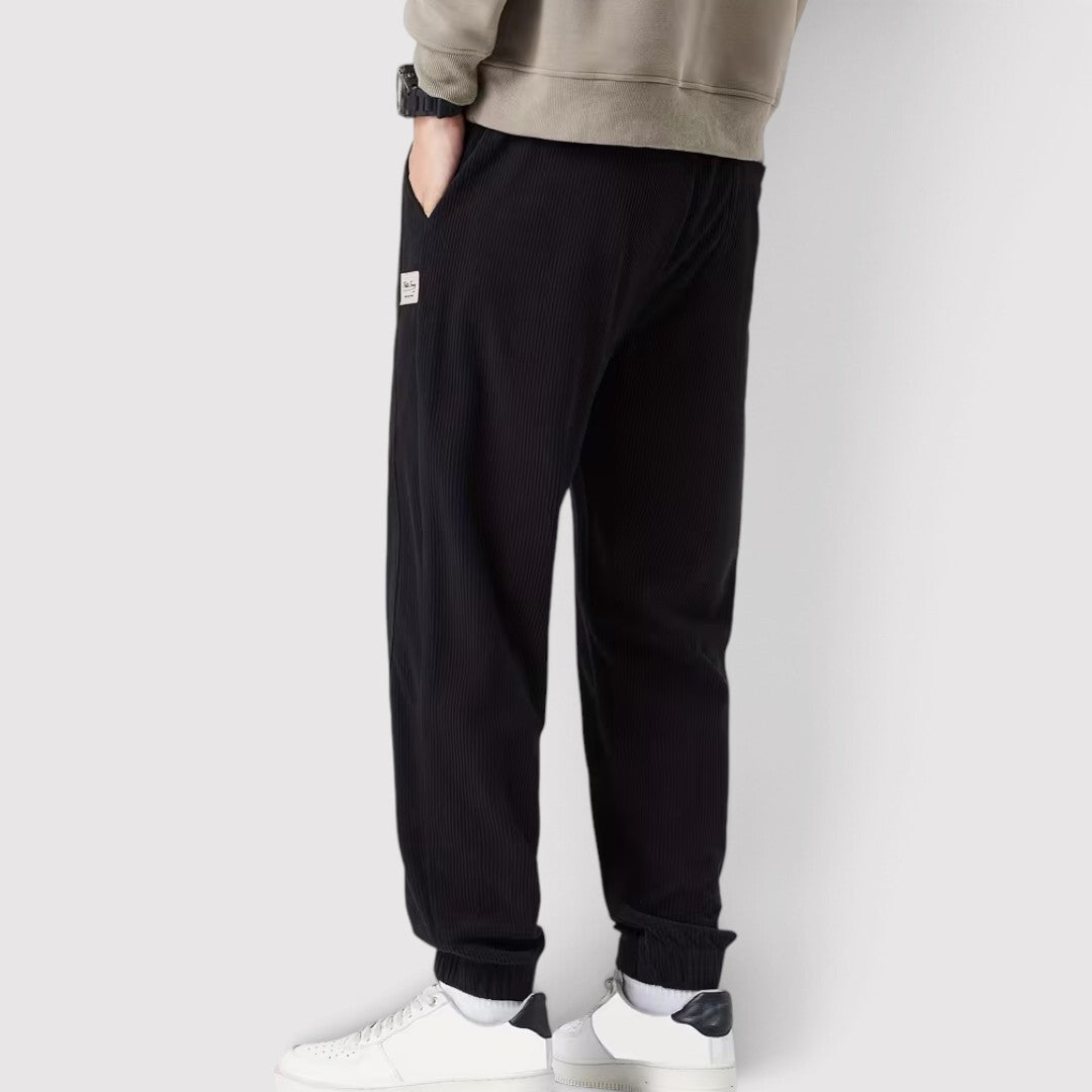 TRAVEON 軽量コーデュロイパンツ